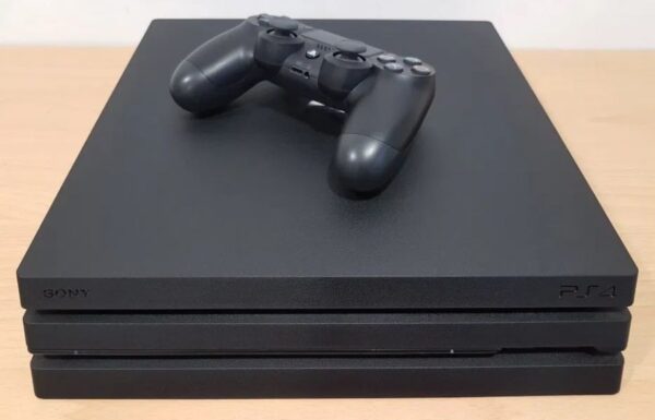 PLAYSTATION 4 • PRO # PS4 • PRO # ПС4 ПРО - Втора употреба