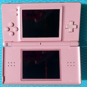 Nintendo DS: LITE + R4i RTS карта с 300 игри # Втора Употреба