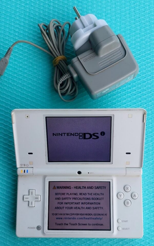 Nintendo DSi + R4 карта с 300 игри качени # Втора Употреба - Image 3